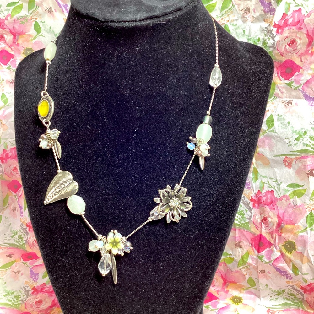 Multimedia short silver necklace